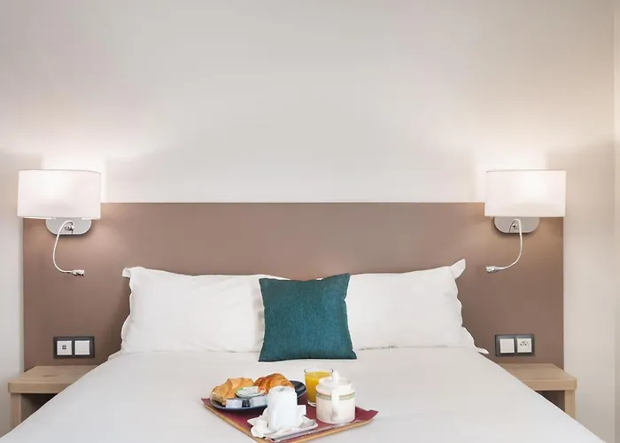 Courcelles Mederic Hotel Parijs
